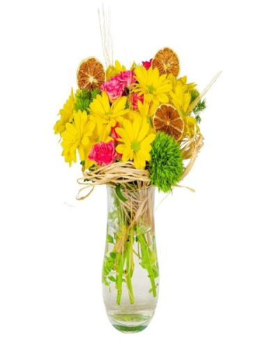 Vazoda Sarı Papatya ve Güller