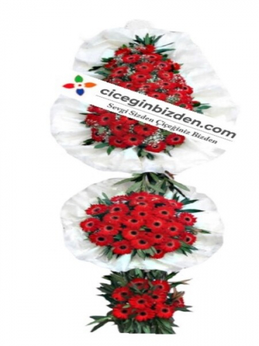 Üç Katlı Kırmızı Gerbera Sepet
